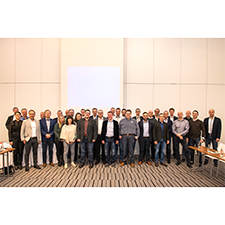 Die Labor- und ConnectDental-Spezialisten gehen auf die hohen Anforderungen der modernen Zahntechniker-Branche ein.