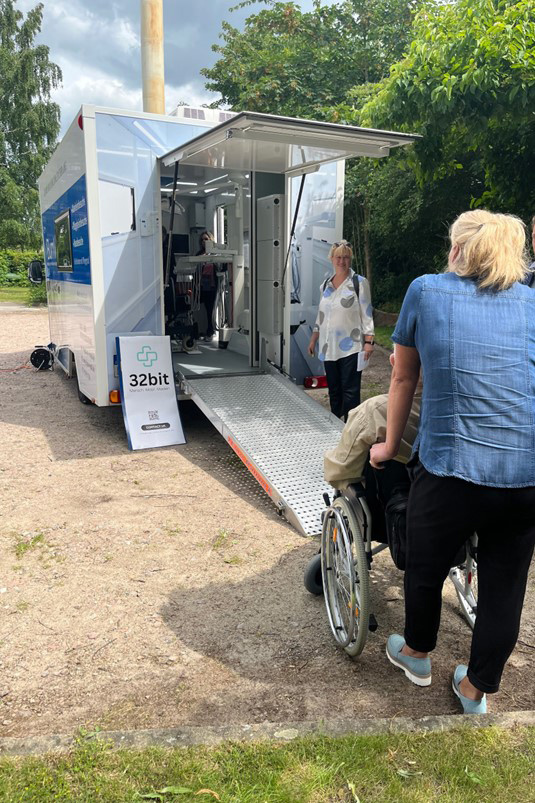 32bit will die mundgesundheitsbezogene Lebensqualität der Bewohner in Alten- und Pflegeheimen verbessern.